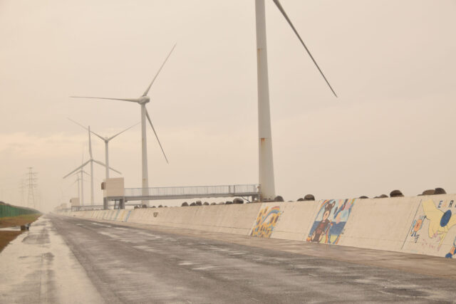 1000人画廊と発電風車